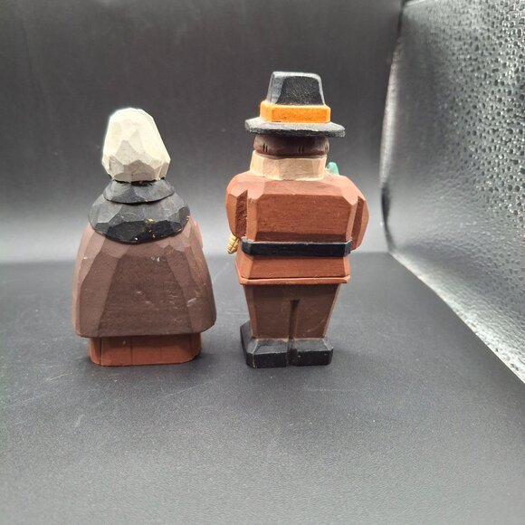 Vintage Midwest Imports Wooden Hand carved Harvest Pilgrim Figurines Set Of 2 - Picture 3 of 6